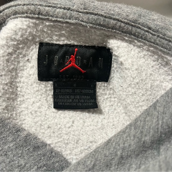 Jordan Kids Size Large (12-13) Graphic Gray Hooded Sweatshirt Activewear - Picture 6 of 9